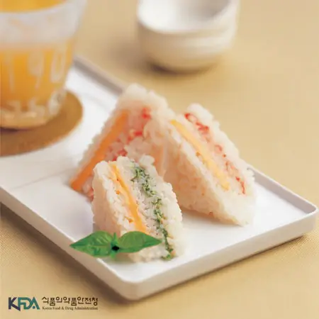 밥 샌드위치 완성 사진