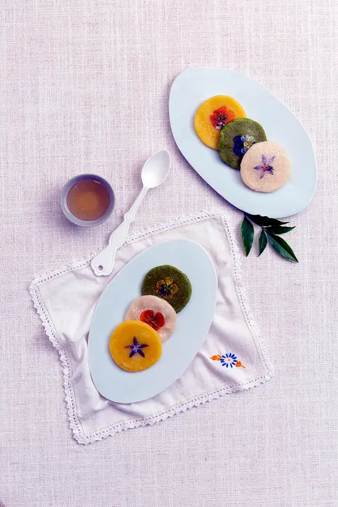 삼색 꽃 화전 완성 사진