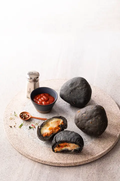 삼각김밥 빵 완성 사진