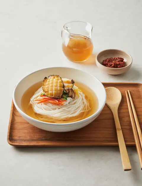 멸치 전복 저염국수 완성 사진