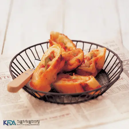 롤피자 완성 사진